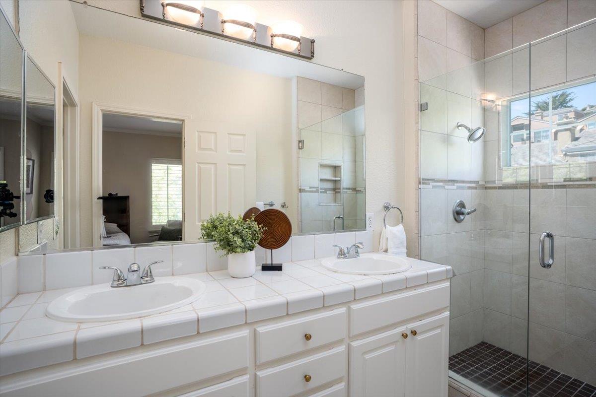 Detail Gallery Image 16 of 25 For 25 Windcrest Ln, South San Francisco,  CA 94080 - 3 Beds | 2/1 Baths