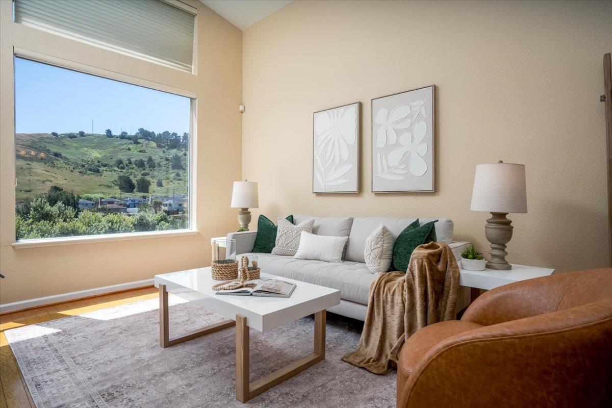 Detail Gallery Image 2 of 25 For 25 Windcrest Ln, South San Francisco,  CA 94080 - 3 Beds | 2/1 Baths