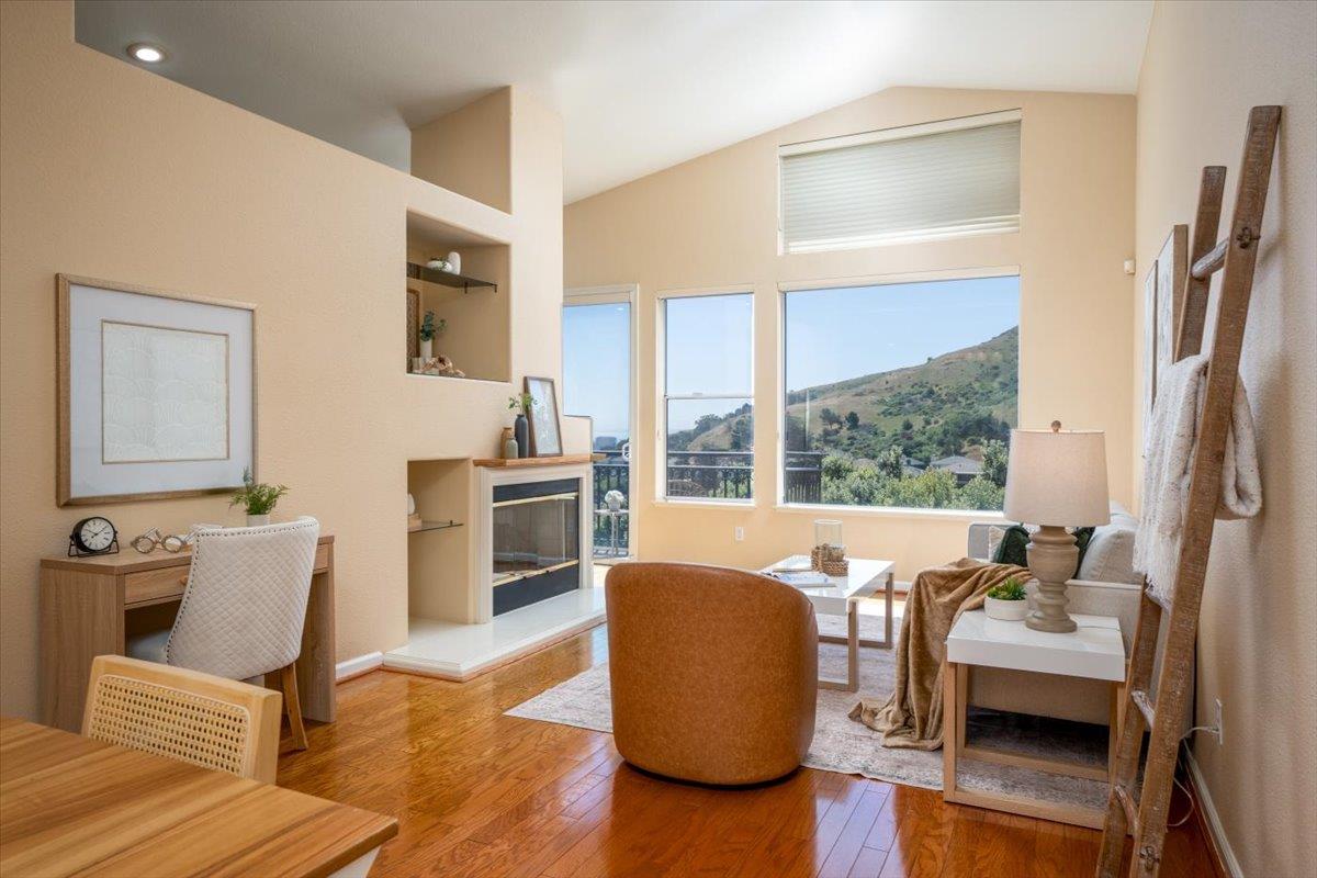 Detail Gallery Image 5 of 25 For 25 Windcrest Ln, South San Francisco,  CA 94080 - 3 Beds | 2/1 Baths