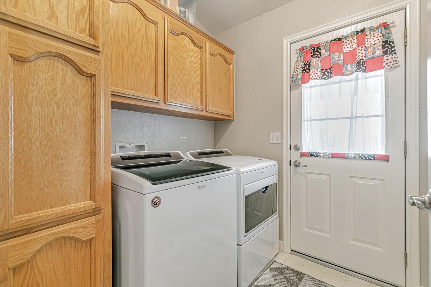 Detail Gallery Image 13 of 33 For 900 Golden Wheel Park Dr #9,  San Jose,  CA 95112 - 3 Beds | 2 Baths