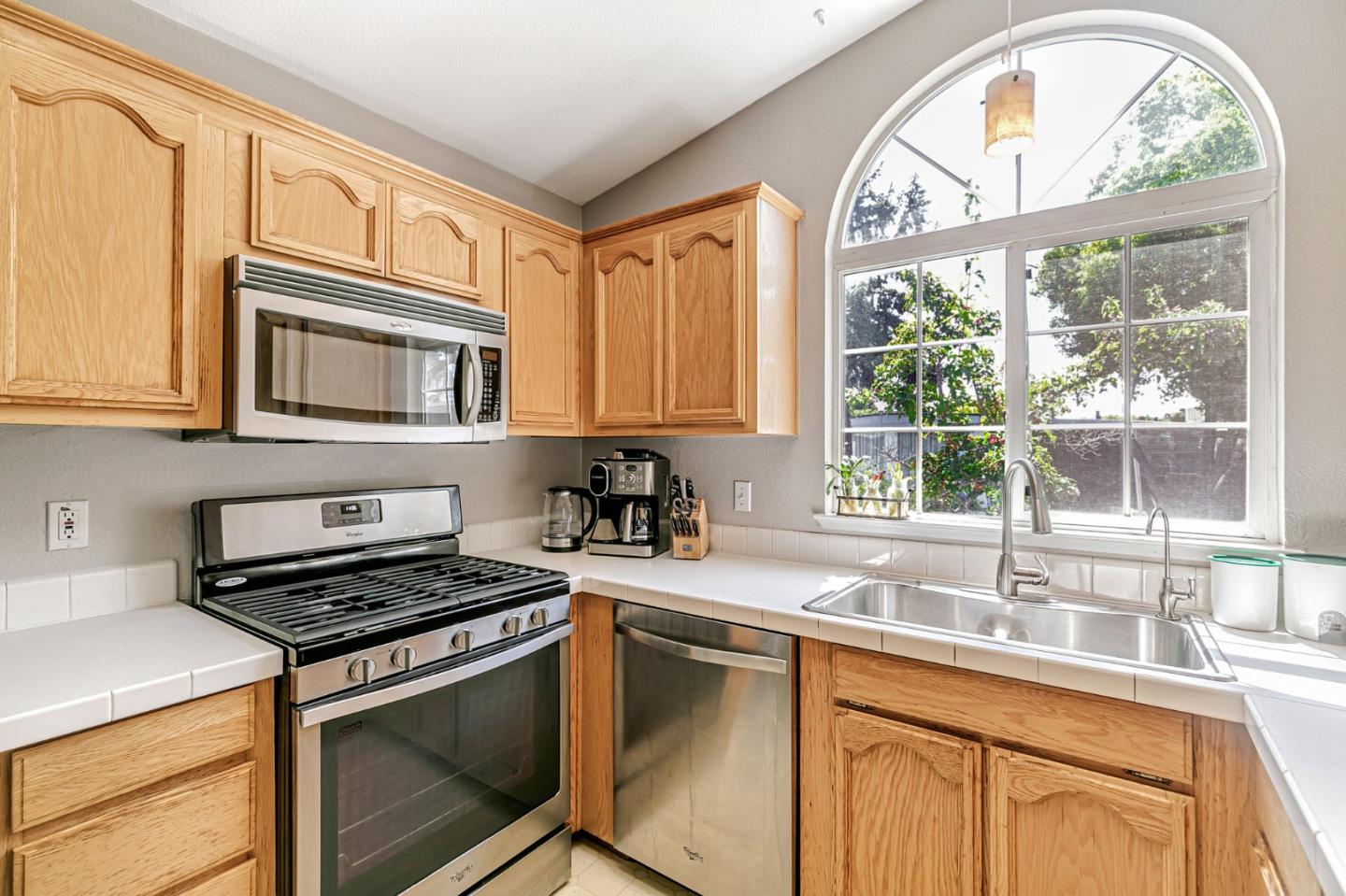 Detail Gallery Image 14 of 33 For 900 Golden Wheel Park Dr #9,  San Jose,  CA 95112 - 3 Beds | 2 Baths