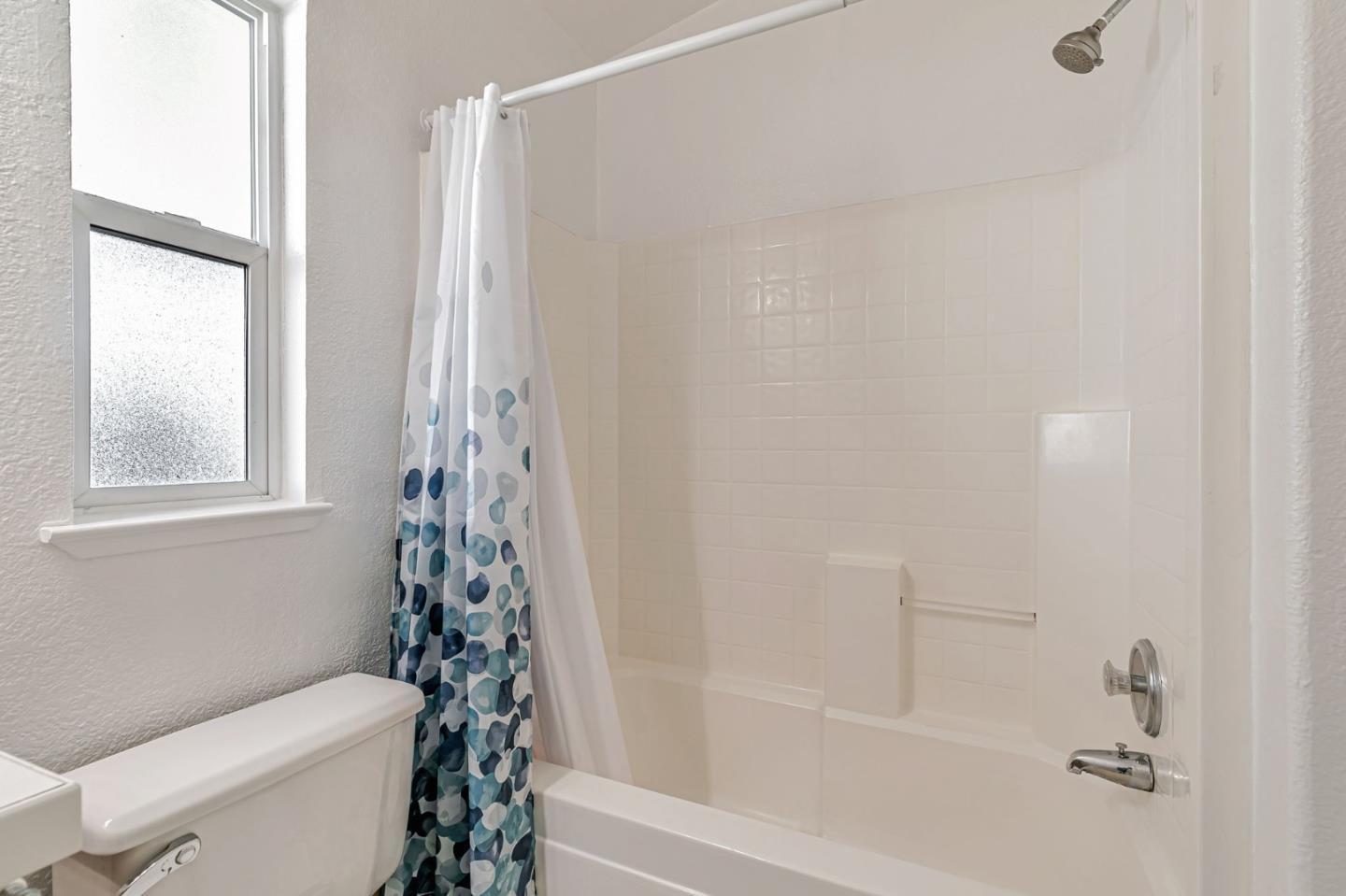 Detail Gallery Image 27 of 33 For 900 Golden Wheel Park Dr #9,  San Jose,  CA 95112 - 3 Beds | 2 Baths