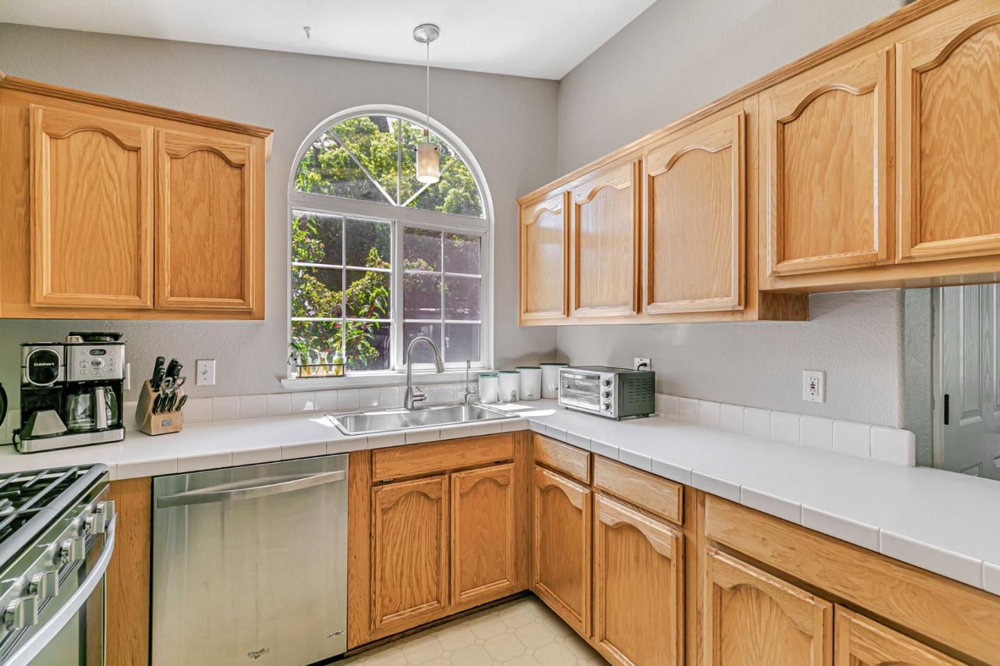 Detail Gallery Image 7 of 33 For 900 Golden Wheel Park Dr #9,  San Jose,  CA 95112 - 3 Beds | 2 Baths