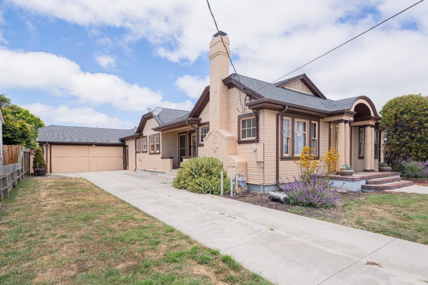 Detail Gallery Image 2 of 47 For 146 Lorimer St, Salinas,  CA 93901 - 2 Beds | 1 Baths