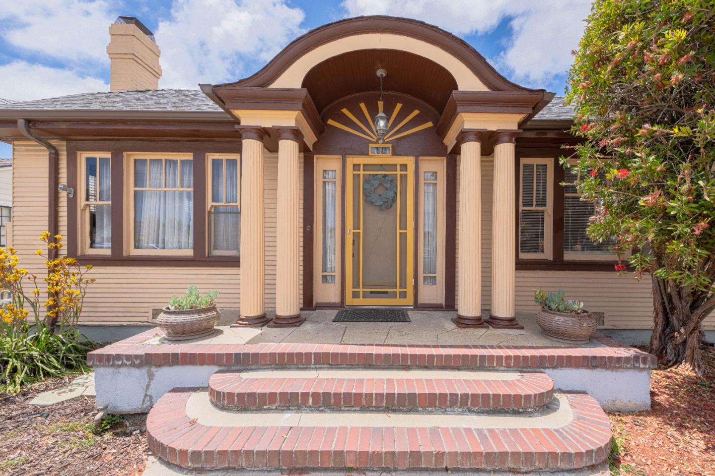 Detail Gallery Image 3 of 47 For 146 Lorimer St, Salinas,  CA 93901 - 2 Beds | 1 Baths