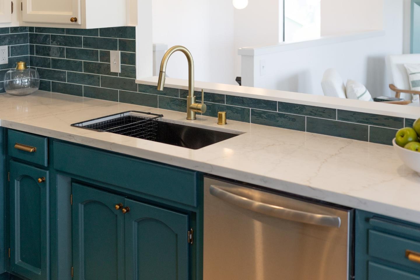 Detail Gallery Image 11 of 38 For 2512 Friesland Ct, Santa Cruz,  CA 95062 - 3 Beds | 2 Baths