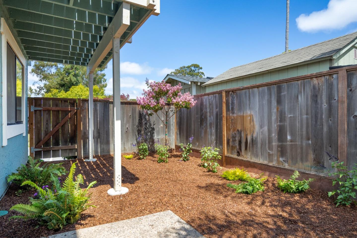 Detail Gallery Image 19 of 38 For 2512 Friesland Ct, Santa Cruz,  CA 95062 - 3 Beds | 2 Baths