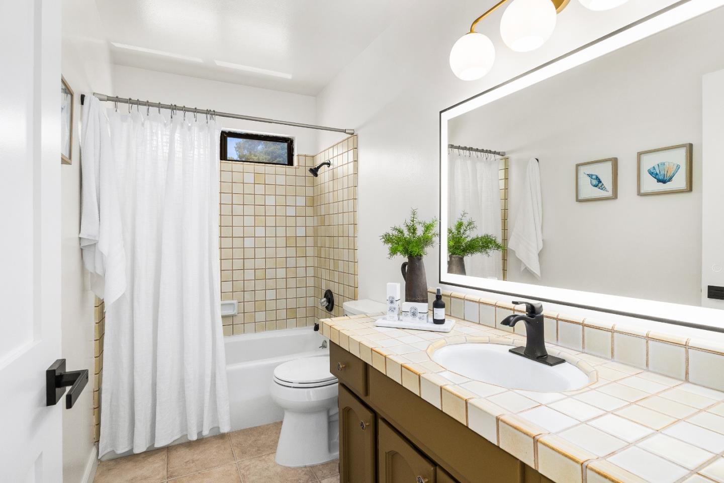 Detail Gallery Image 24 of 38 For 2512 Friesland Ct, Santa Cruz,  CA 95062 - 3 Beds | 2 Baths