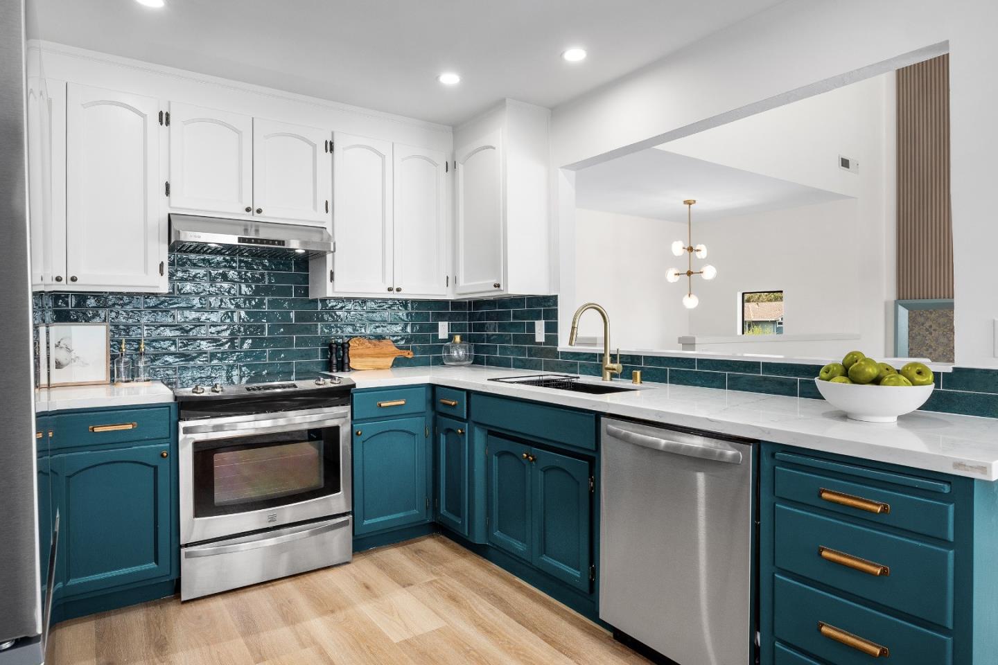 Detail Gallery Image 9 of 38 For 2512 Friesland Ct, Santa Cruz,  CA 95062 - 3 Beds | 2 Baths