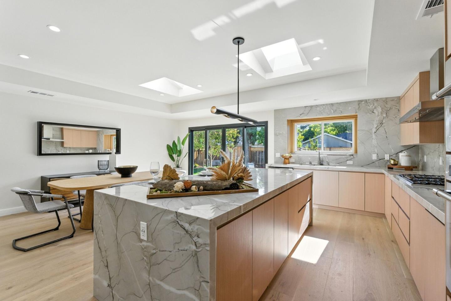 Detail Gallery Image 22 of 50 For 1313 Arleen Ave, Sunnyvale,  CA 94087 - 5 Beds | 5/1 Baths
