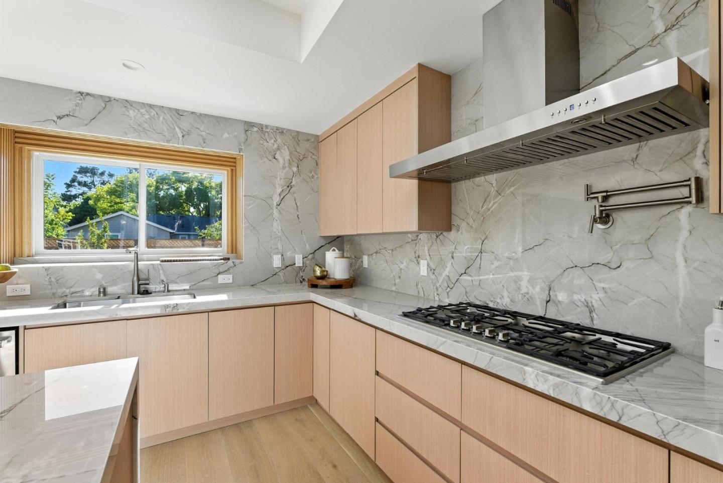 Detail Gallery Image 26 of 50 For 1313 Arleen Ave, Sunnyvale,  CA 94087 - 5 Beds | 5/1 Baths