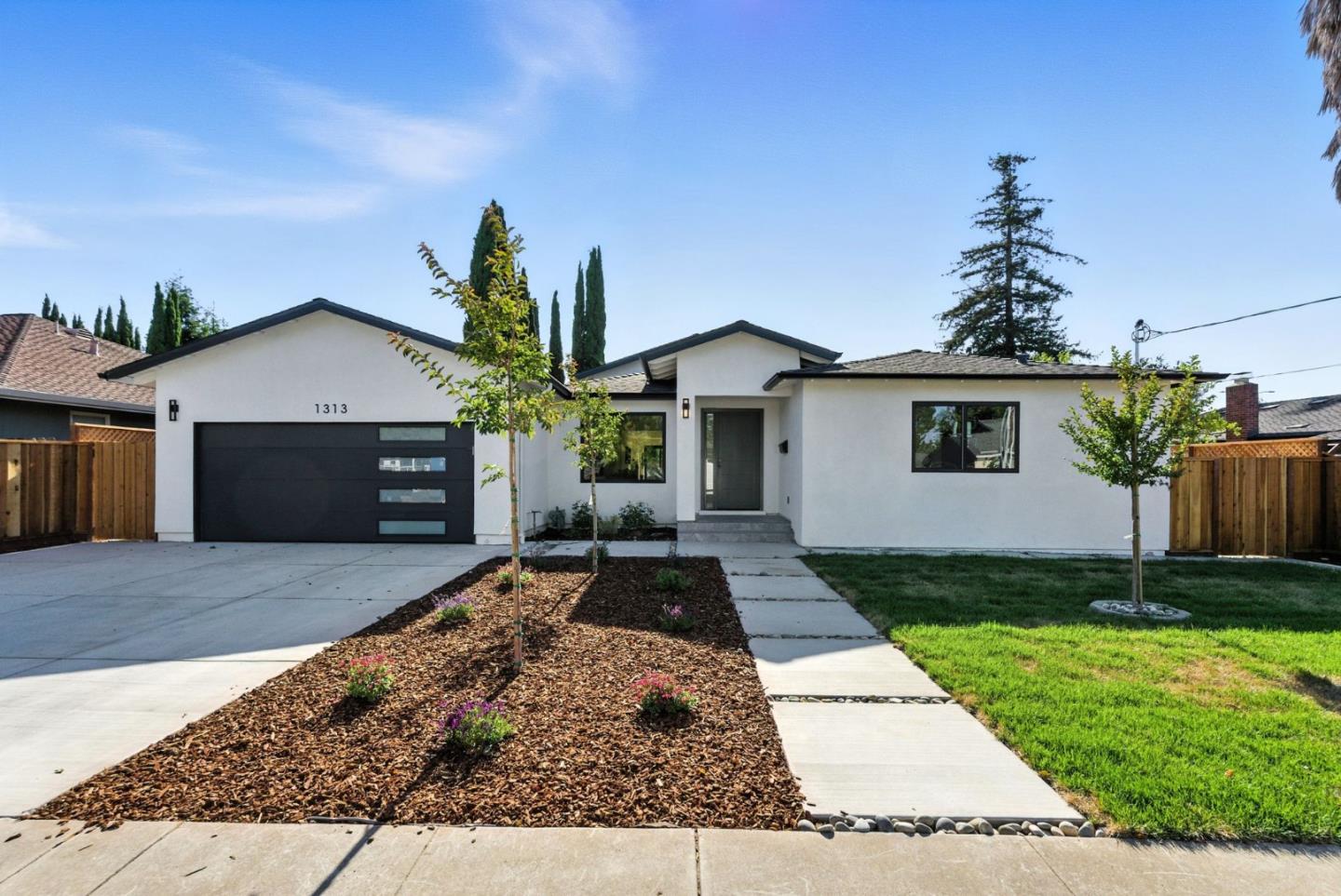 Detail Gallery Image 3 of 50 For 1313 Arleen Ave, Sunnyvale,  CA 94087 - 5 Beds | 5/1 Baths