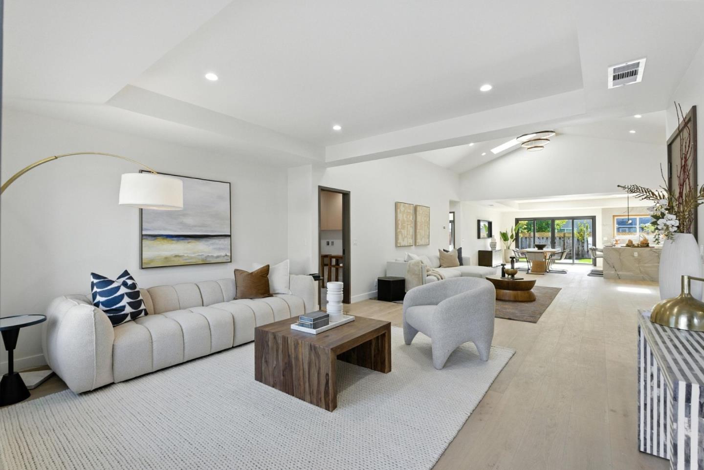 Detail Gallery Image 5 of 50 For 1313 Arleen Ave, Sunnyvale,  CA 94087 - 5 Beds | 5/1 Baths