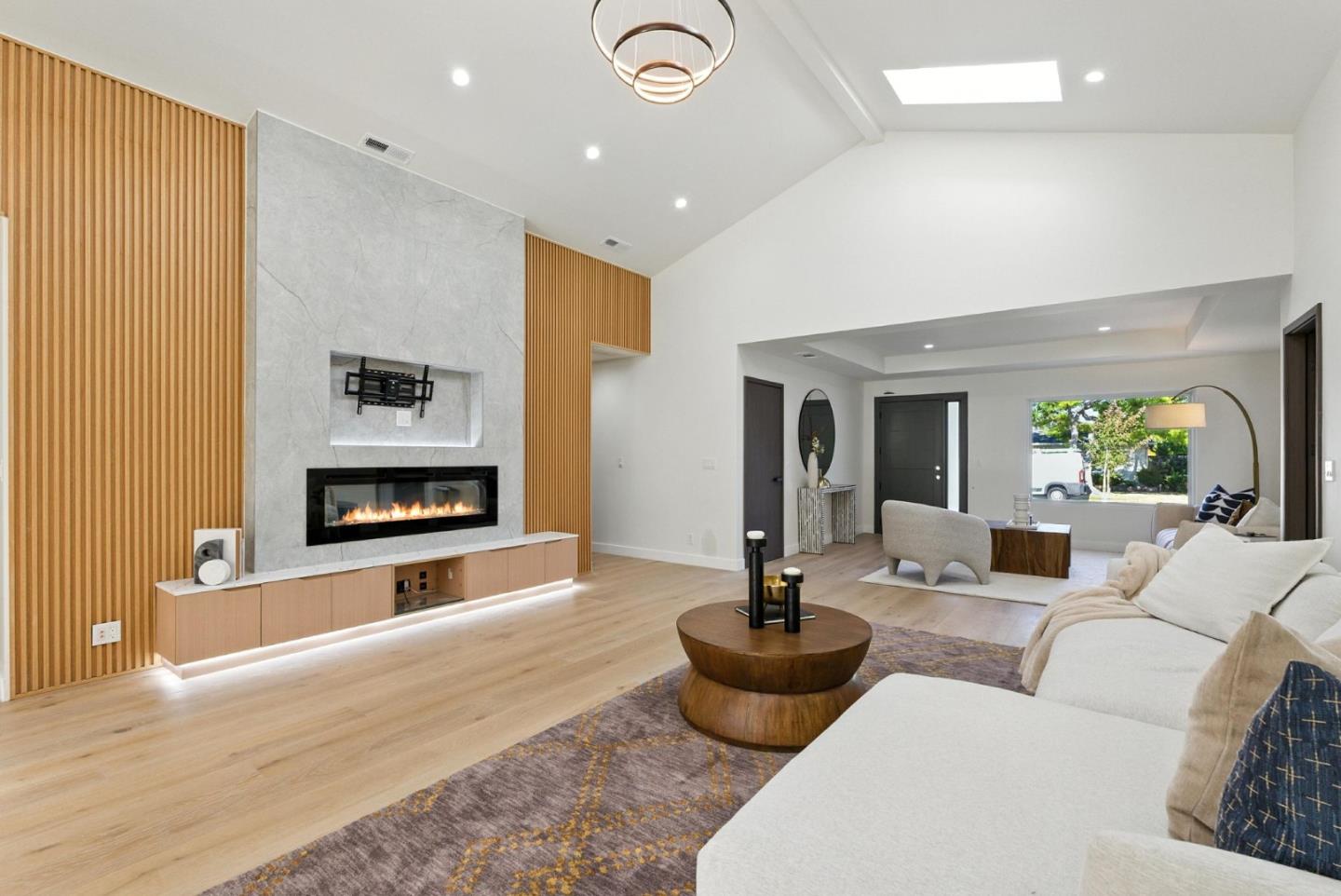 Detail Gallery Image 9 of 50 For 1313 Arleen Ave, Sunnyvale,  CA 94087 - 5 Beds | 5/1 Baths