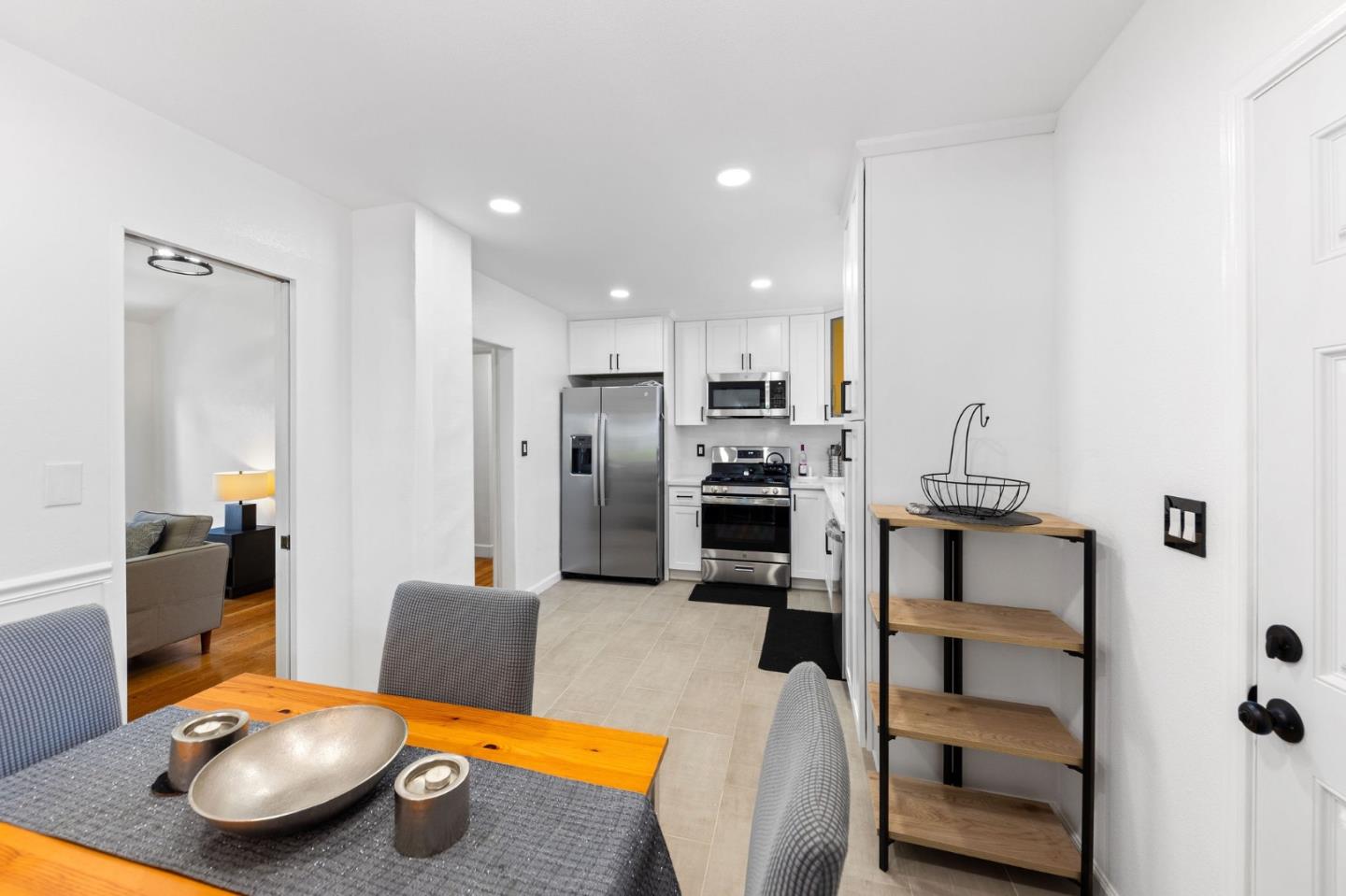 Detail Gallery Image 19 of 60 For 348 Maud Ave, San Leandro,  CA 94577 - 2 Beds | 2 Baths