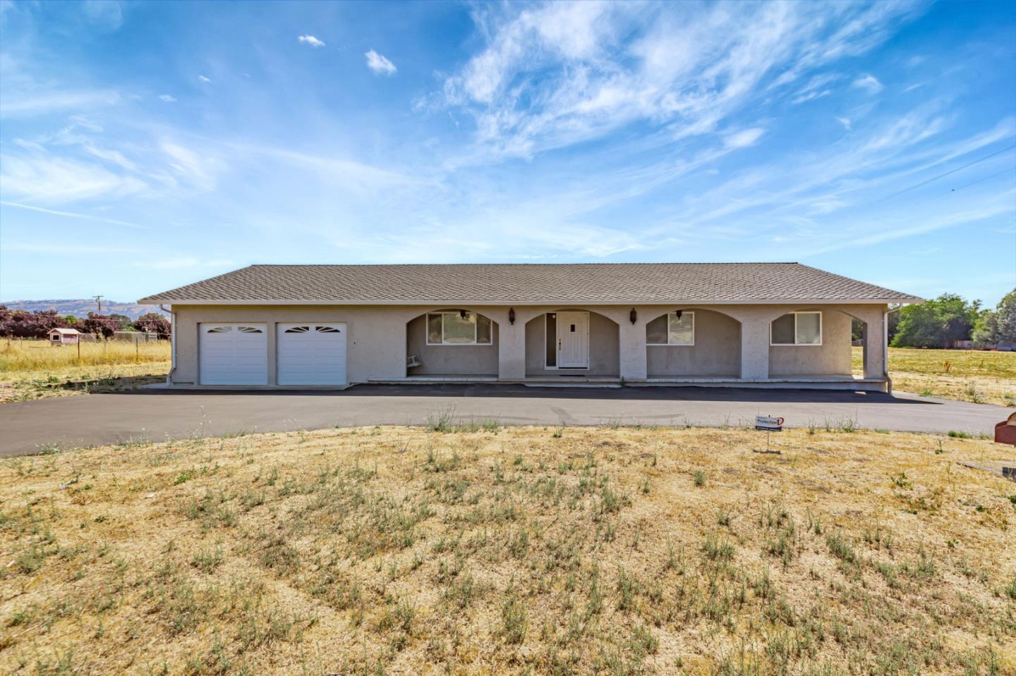 Detail Gallery Image 2 of 51 For 13560 Santa Teresa Blvd, San Martin,  CA 95046 - 3 Beds | 2 Baths