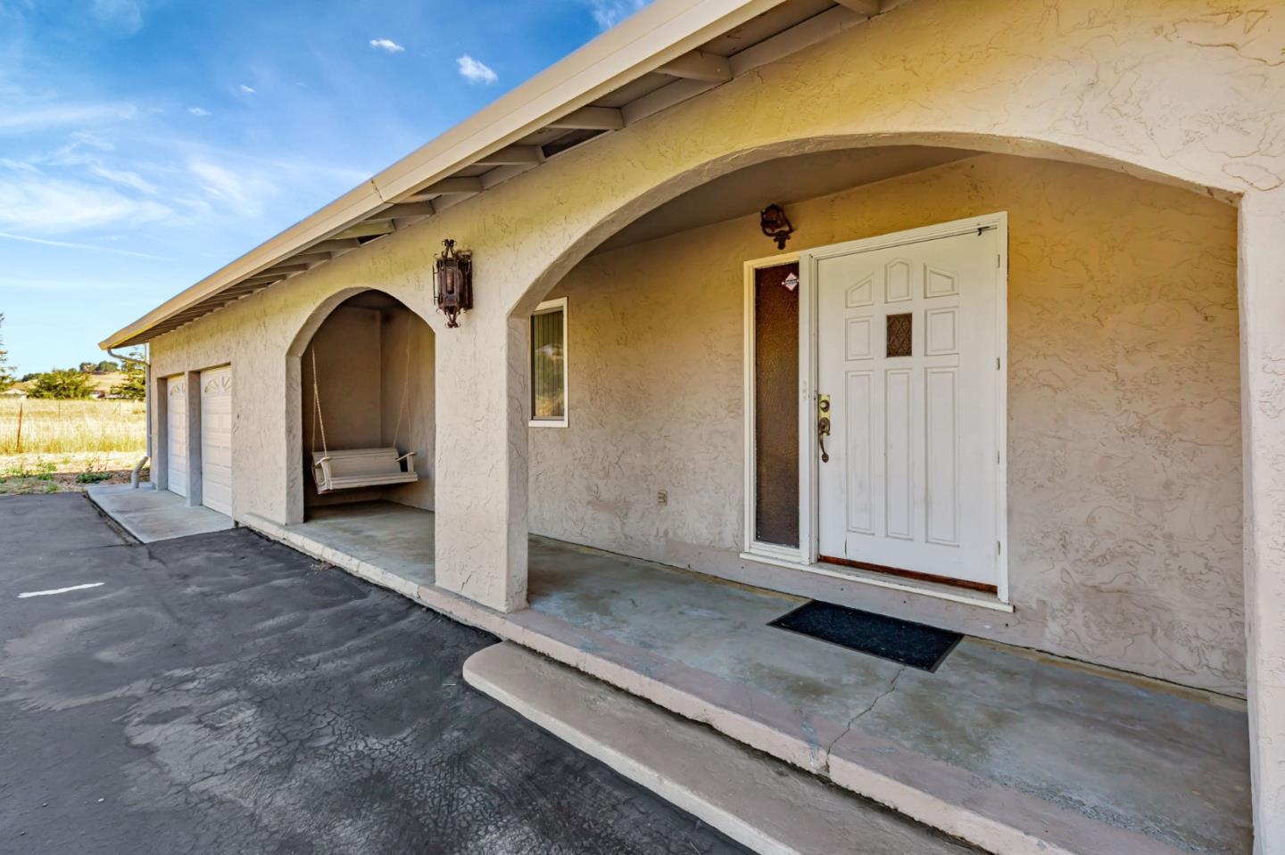 Detail Gallery Image 6 of 51 For 13560 Santa Teresa Blvd, San Martin,  CA 95046 - 3 Beds | 2 Baths