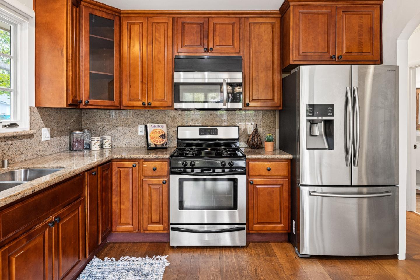 Detail Gallery Image 11 of 42 For 782 Junipero Ave, Pacific Grove,  CA 93950 - 2 Beds | 2 Baths