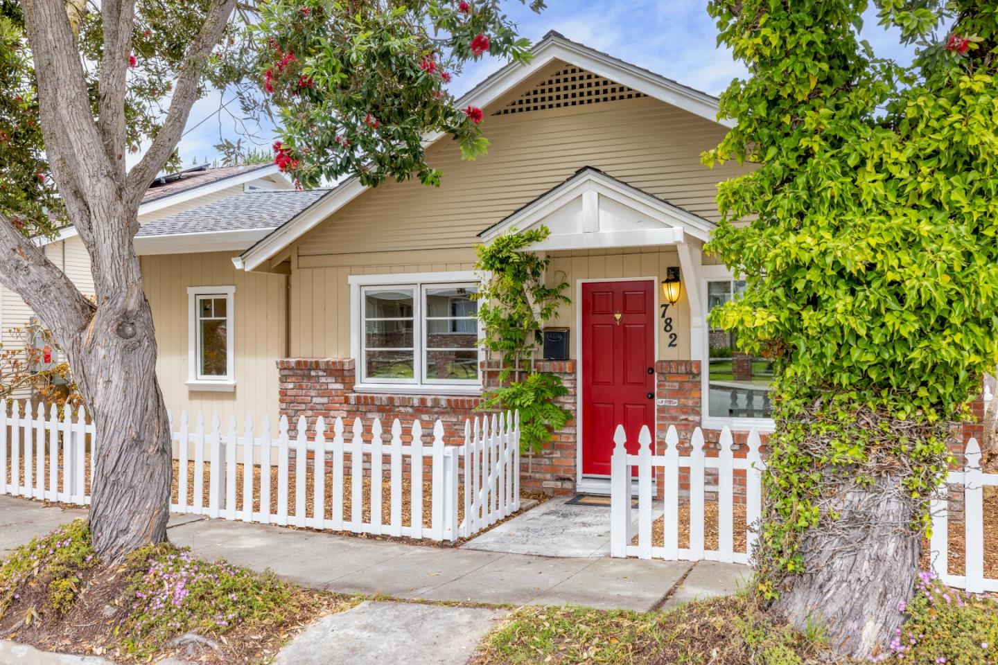 Detail Gallery Image 4 of 42 For 782 Junipero Ave, Pacific Grove,  CA 93950 - 2 Beds | 2 Baths
