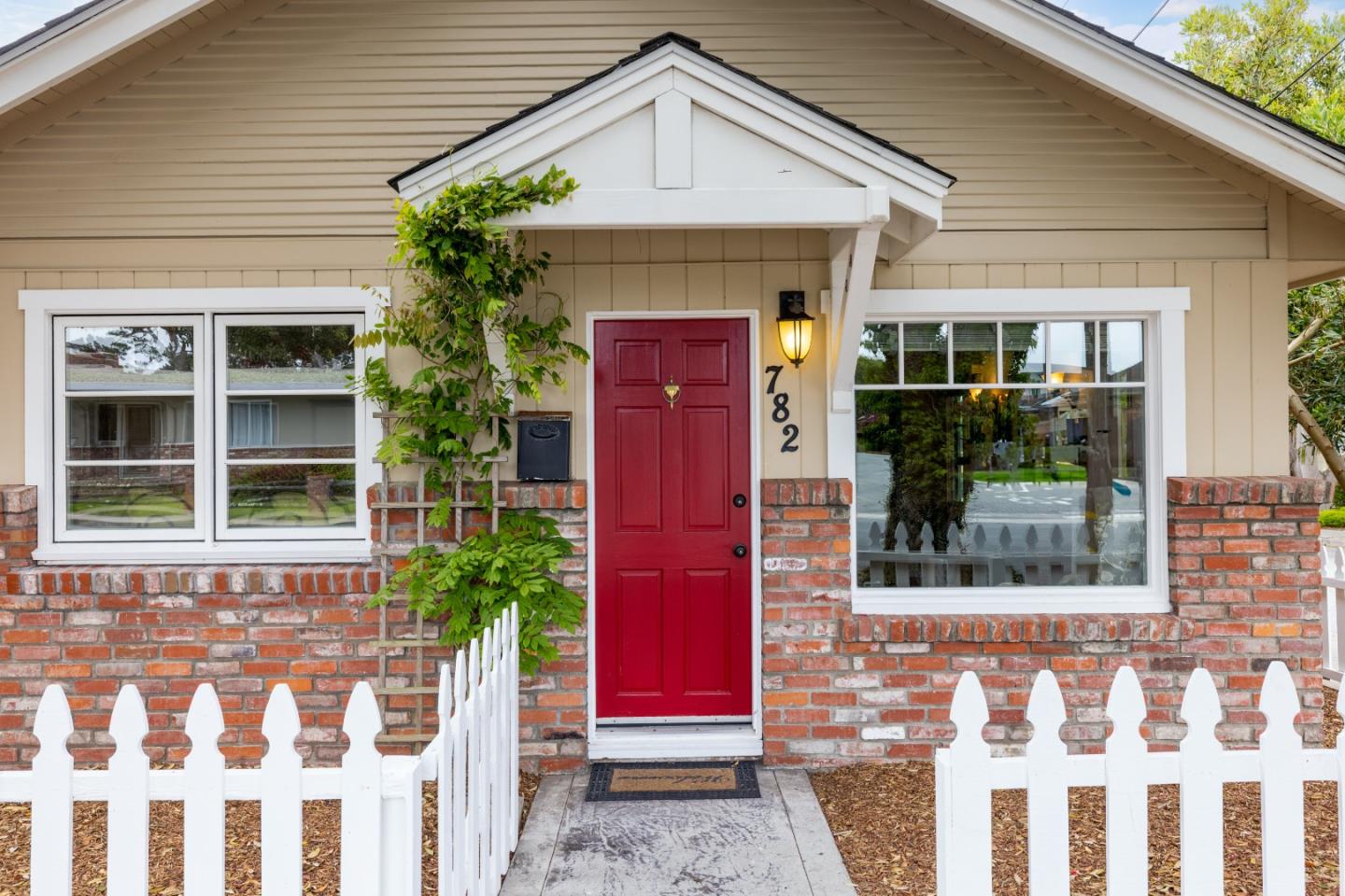 Detail Gallery Image 5 of 42 For 782 Junipero Ave, Pacific Grove,  CA 93950 - 2 Beds | 2 Baths