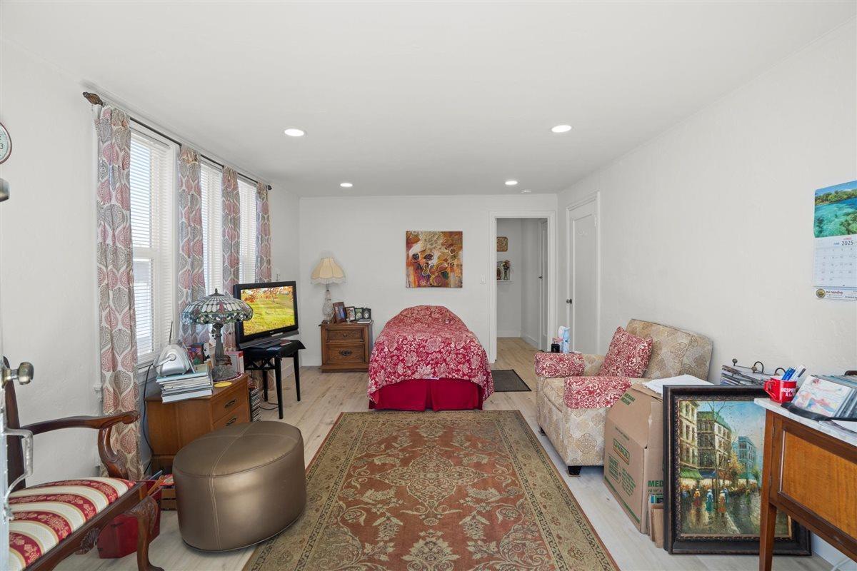 Detail Gallery Image 20 of 40 For 315 Grand Blvd, San Mateo,  CA 94401 - – Beds | – Baths