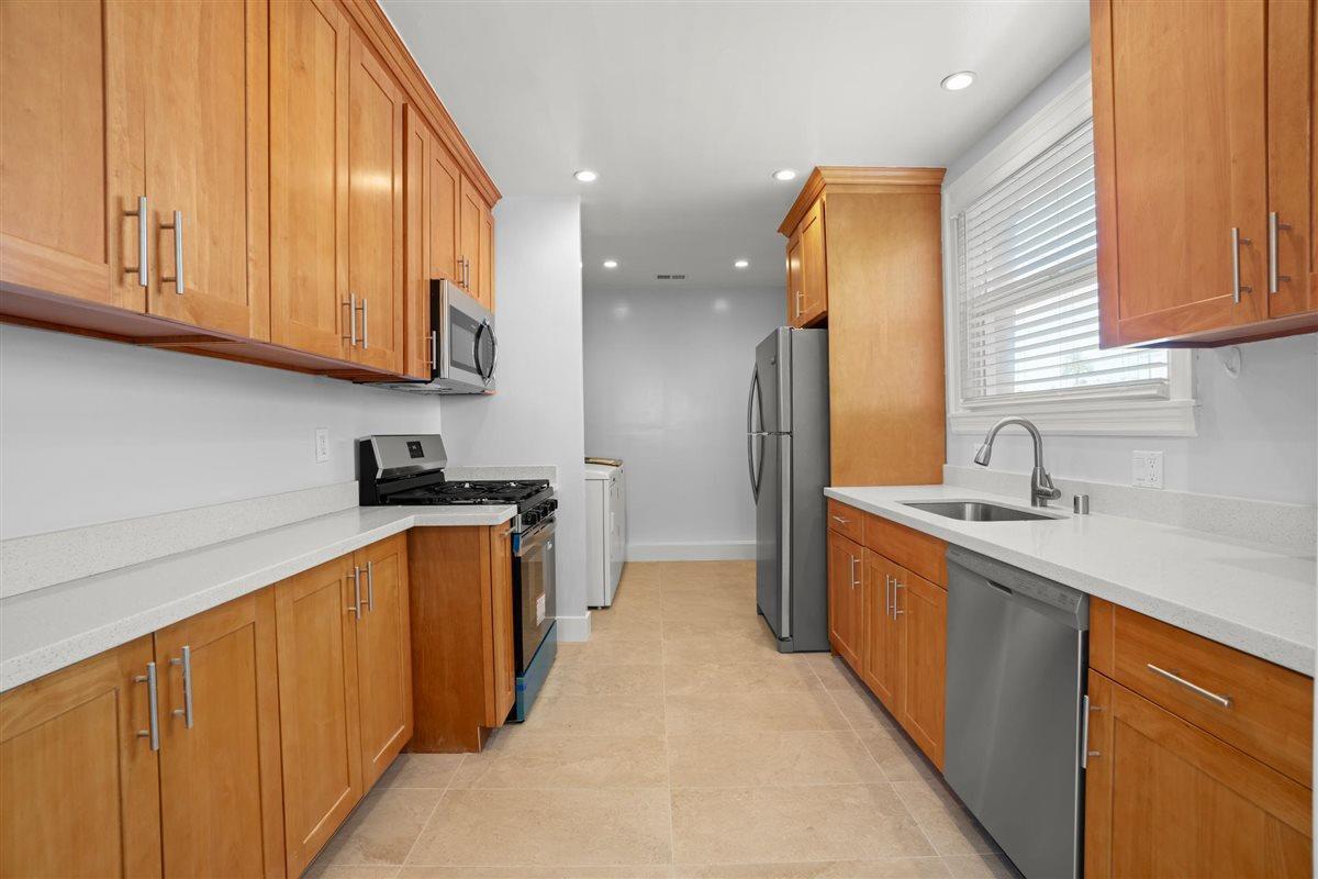 Detail Gallery Image 22 of 40 For 315 Grand Blvd, San Mateo,  CA 94401 - – Beds | – Baths