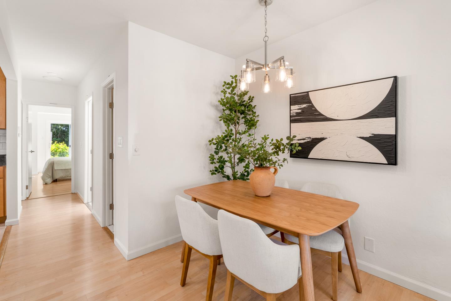 Detail Gallery Image 7 of 27 For 279 Elm Ave, San Bruno,  CA 94066 - 2 Beds | 1 Baths