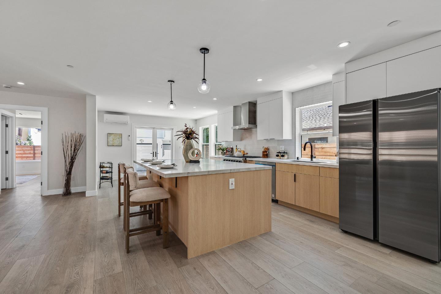 Detail Gallery Image 11 of 50 For 35 Arch St, Redwood City,  CA 94062 - 7 Beds | 4/1 Baths