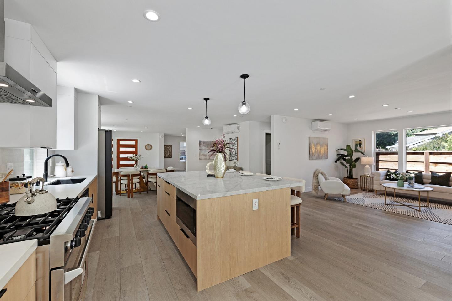 Detail Gallery Image 15 of 50 For 35 Arch St, Redwood City,  CA 94062 - 7 Beds | 4/1 Baths