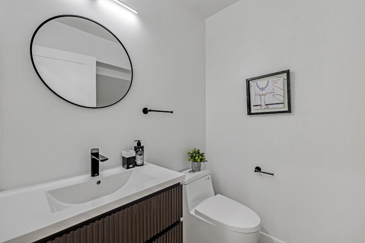 Detail Gallery Image 16 of 50 For 35 Arch St, Redwood City,  CA 94062 - 7 Beds | 4/1 Baths