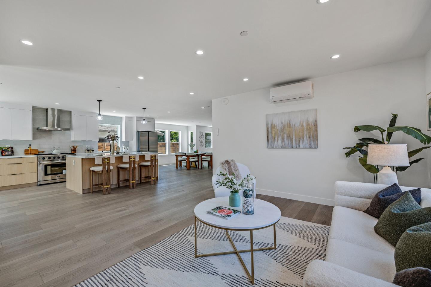 Detail Gallery Image 18 of 50 For 35 Arch St, Redwood City,  CA 94062 - 7 Beds | 4/1 Baths