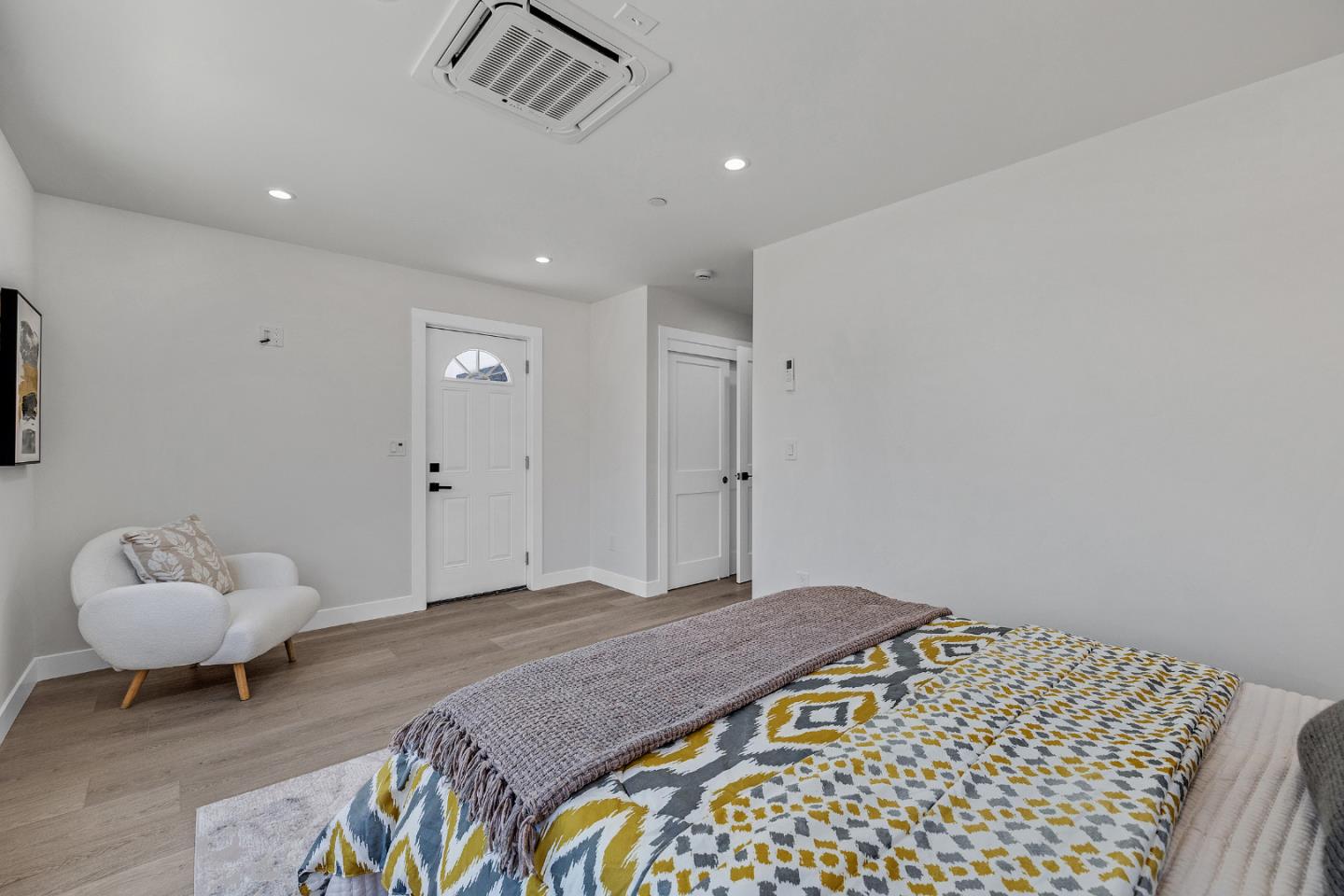 Detail Gallery Image 20 of 50 For 35 Arch St, Redwood City,  CA 94062 - 7 Beds | 4/1 Baths