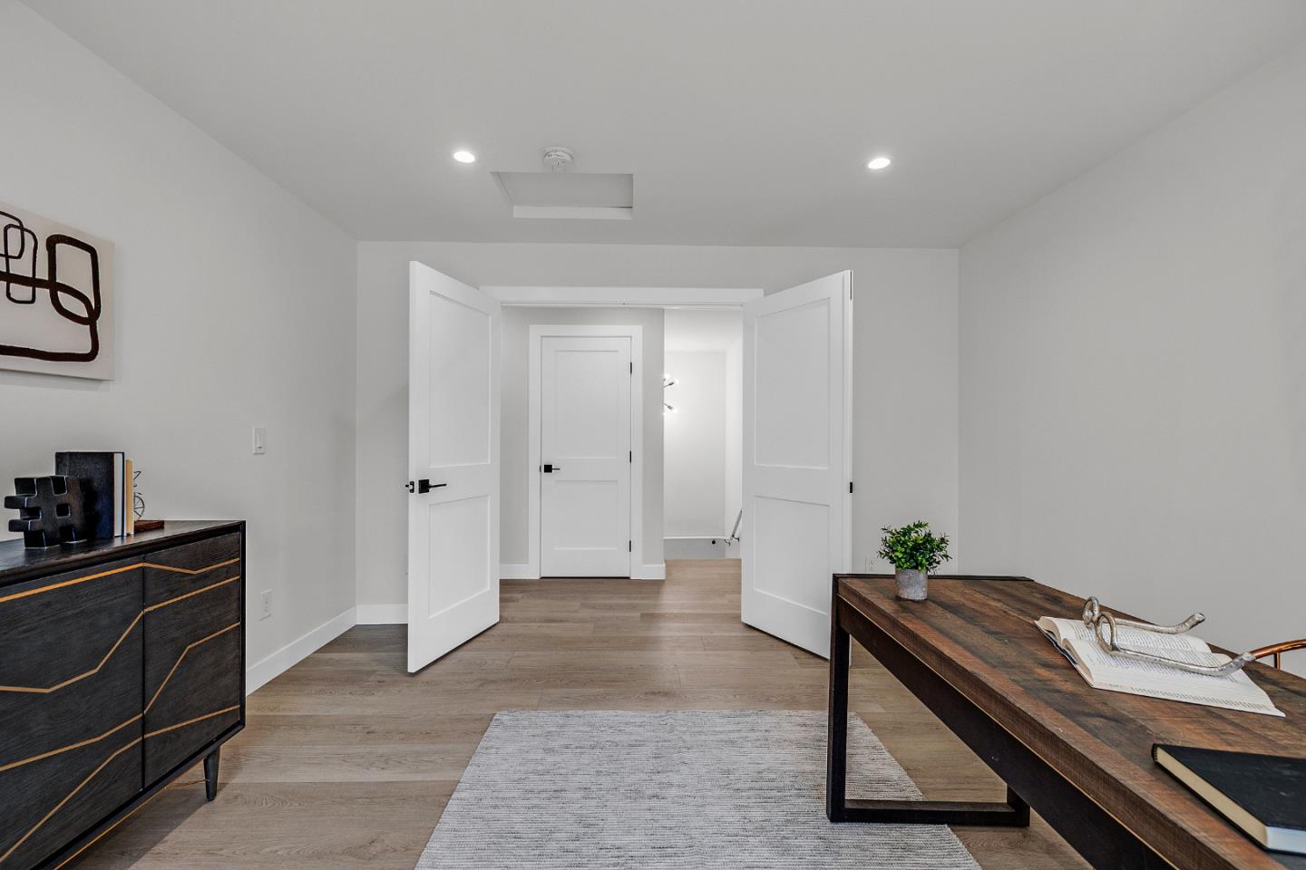 Detail Gallery Image 23 of 50 For 35 Arch St, Redwood City,  CA 94062 - 7 Beds | 4/1 Baths