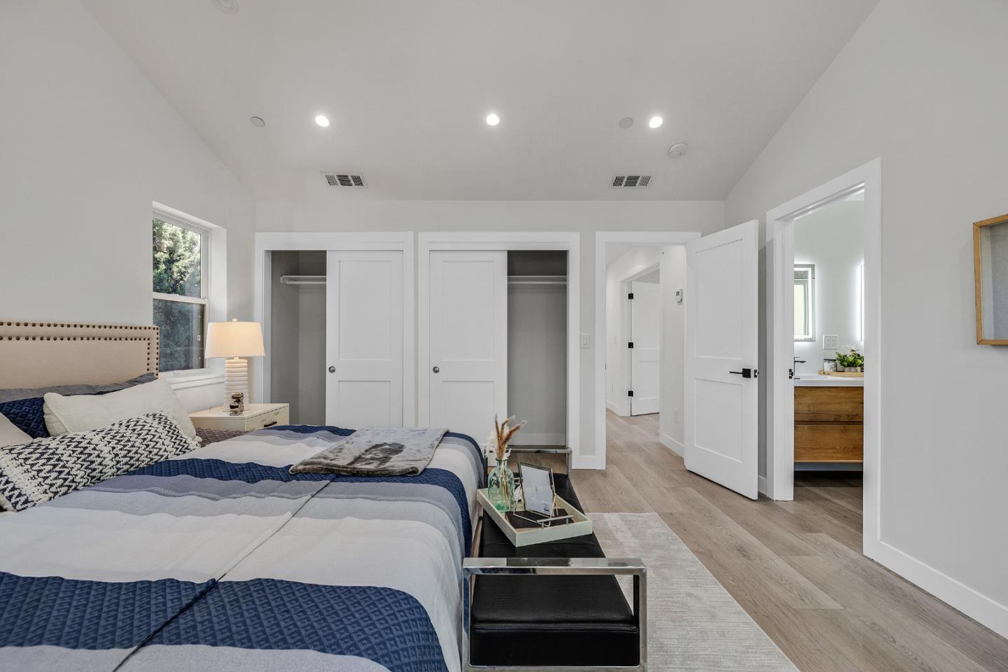 Detail Gallery Image 26 of 50 For 35 Arch St, Redwood City,  CA 94062 - 7 Beds | 4/1 Baths