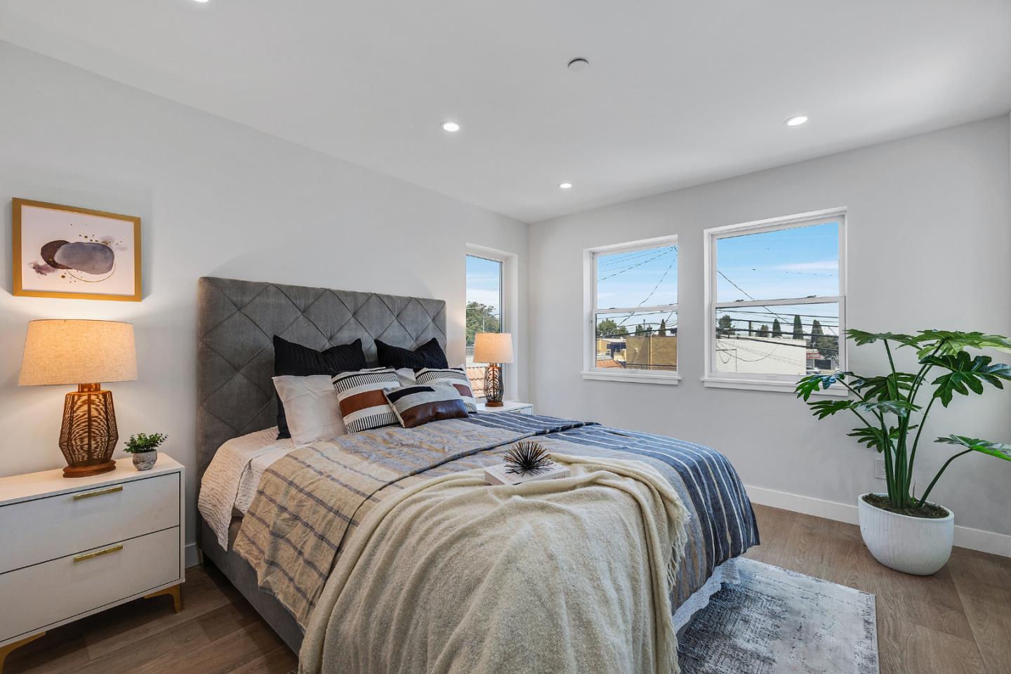Detail Gallery Image 29 of 50 For 35 Arch St, Redwood City,  CA 94062 - 7 Beds | 4/1 Baths