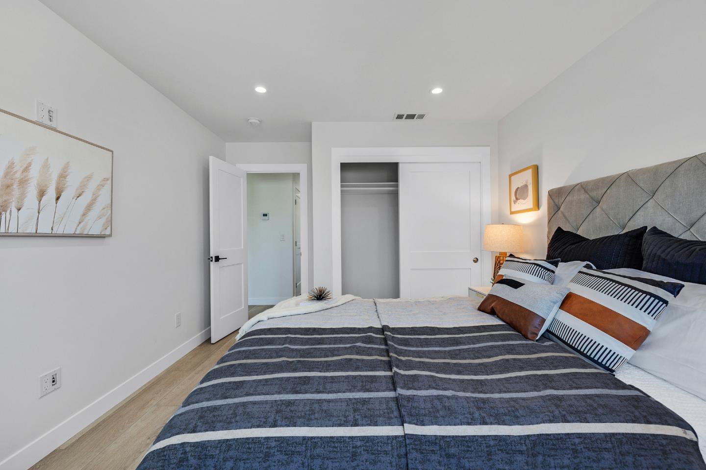 Detail Gallery Image 30 of 50 For 35 Arch St, Redwood City,  CA 94062 - 7 Beds | 4/1 Baths