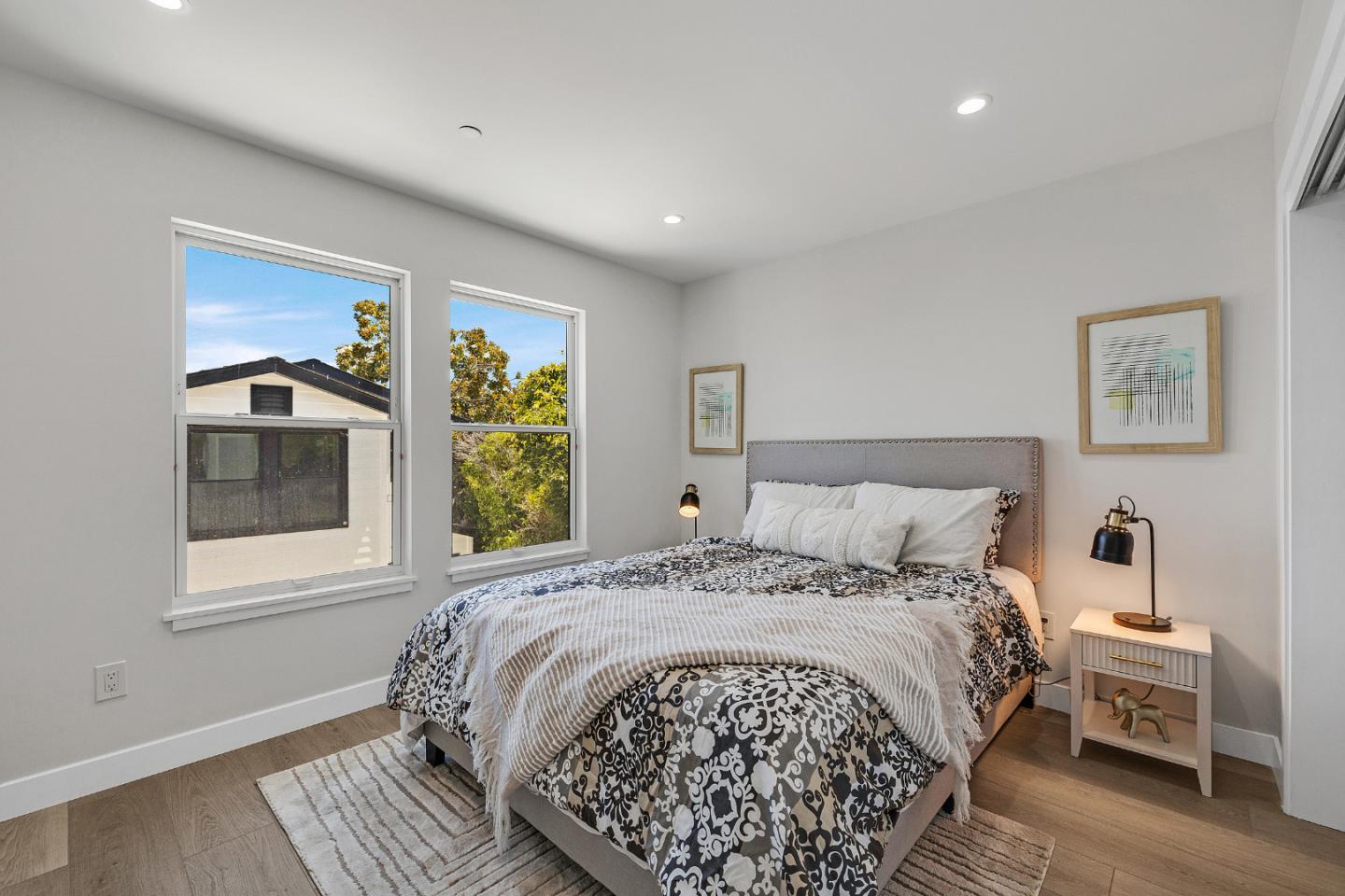 Detail Gallery Image 32 of 50 For 35 Arch St, Redwood City,  CA 94062 - 7 Beds | 4/1 Baths