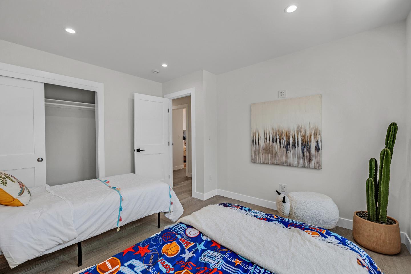 Detail Gallery Image 35 of 50 For 35 Arch St, Redwood City,  CA 94062 - 7 Beds | 4/1 Baths