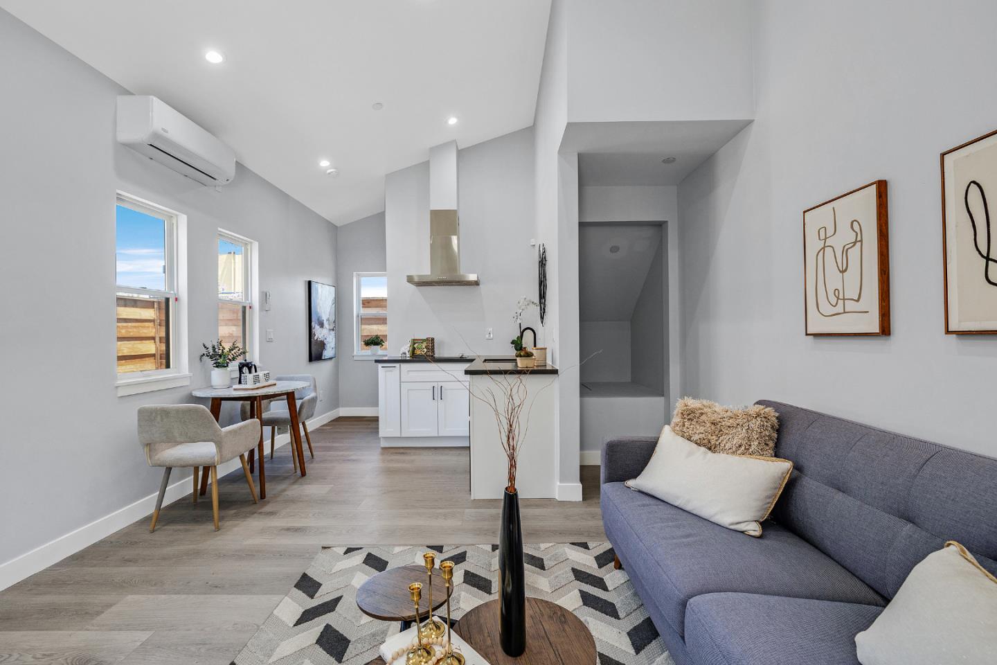 Detail Gallery Image 39 of 50 For 35 Arch St, Redwood City,  CA 94062 - 7 Beds | 4/1 Baths