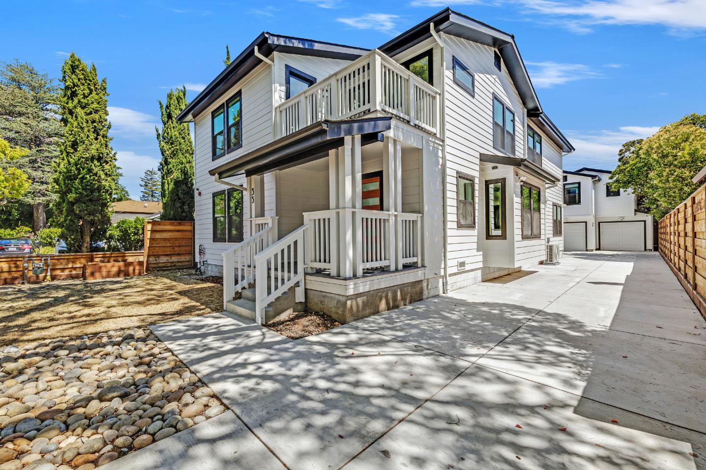 Detail Gallery Image 4 of 50 For 35 Arch St, Redwood City,  CA 94062 - 7 Beds | 4/1 Baths