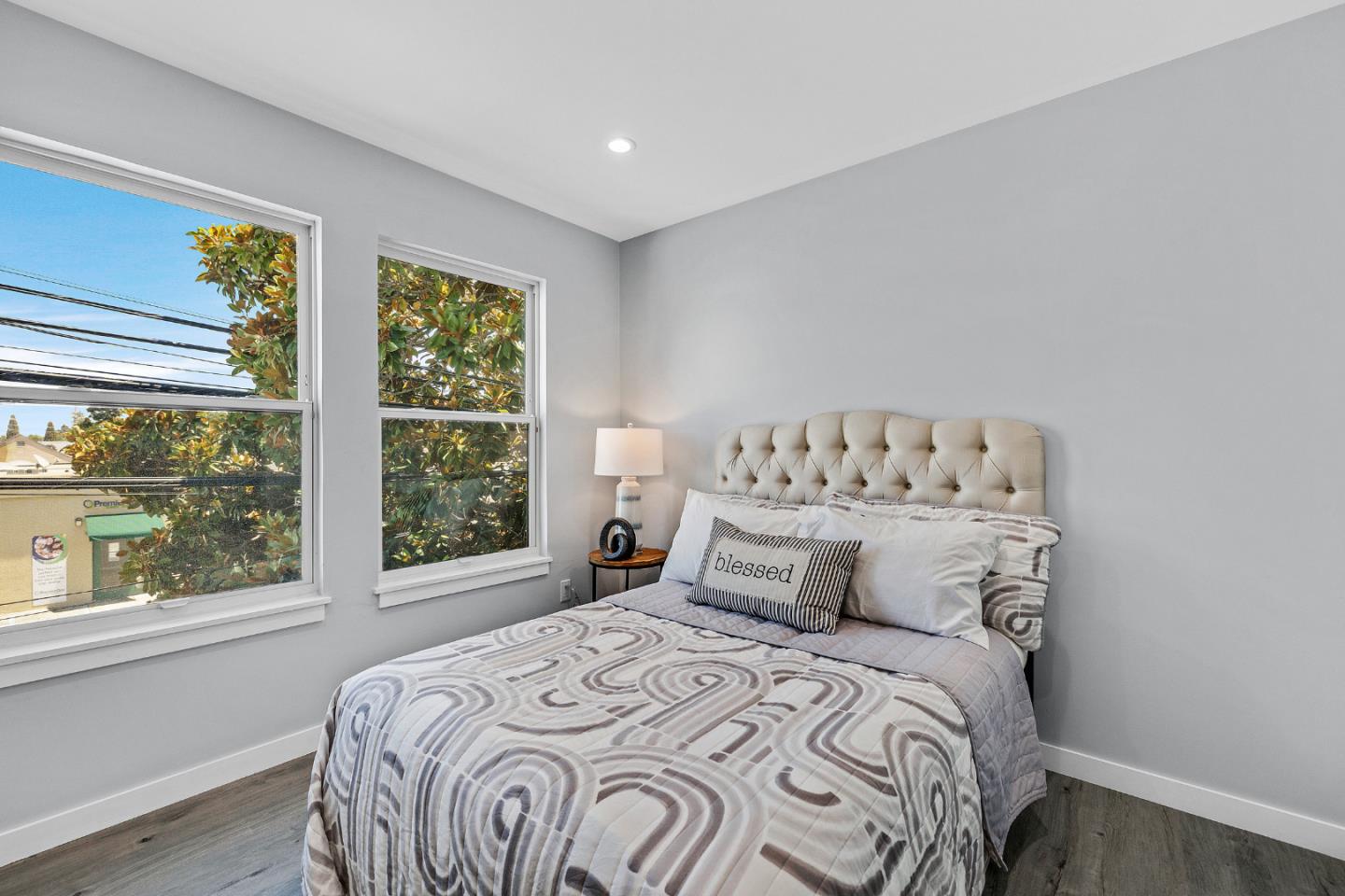Detail Gallery Image 41 of 50 For 35 Arch St, Redwood City,  CA 94062 - 7 Beds | 4/1 Baths