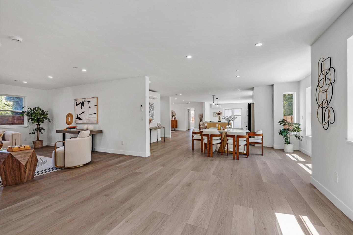 Detail Gallery Image 6 of 50 For 35 Arch St, Redwood City,  CA 94062 - 7 Beds | 4/1 Baths