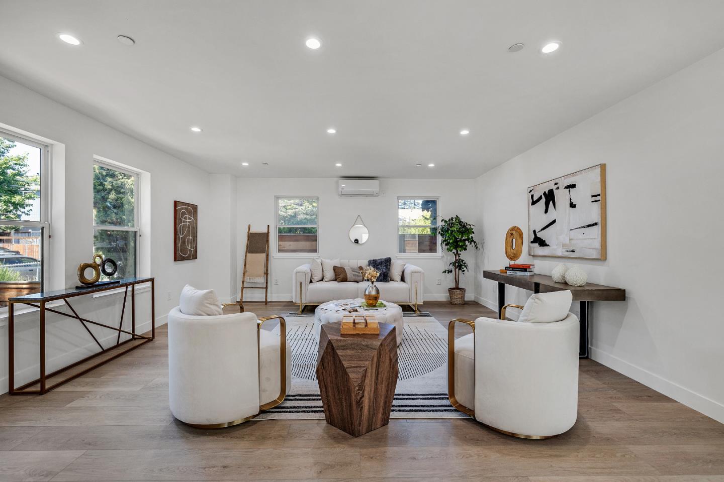 Detail Gallery Image 7 of 50 For 35 Arch St, Redwood City,  CA 94062 - 7 Beds | 4/1 Baths
