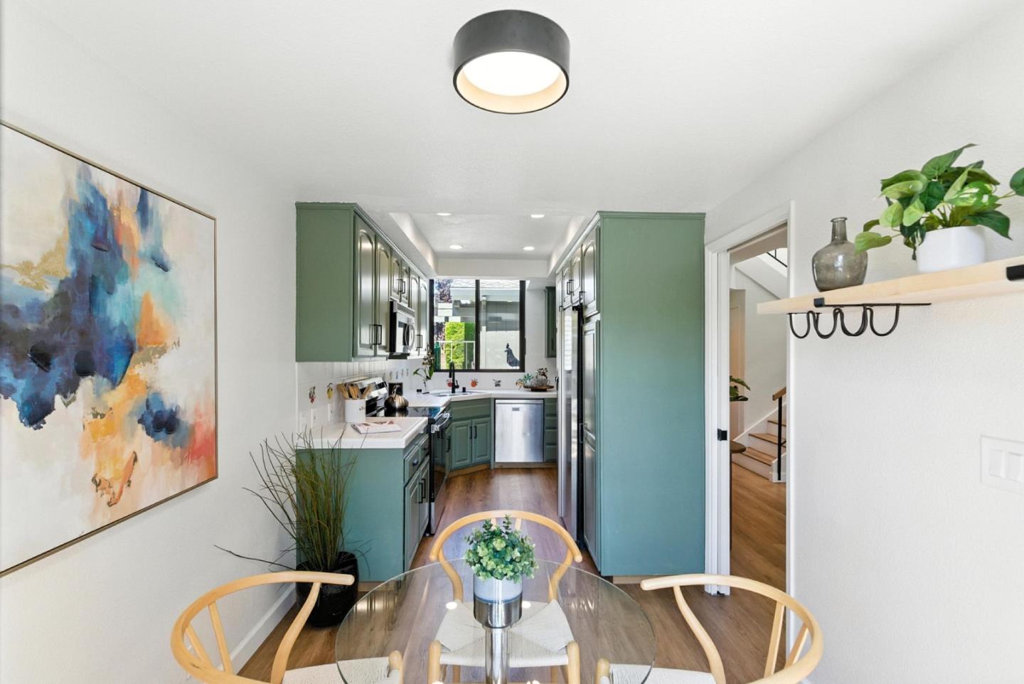 Detail Gallery Image 17 of 76 For 588 Marlin Ct, Redwood City,  CA 94065 - 2 Beds | 2/1 Baths