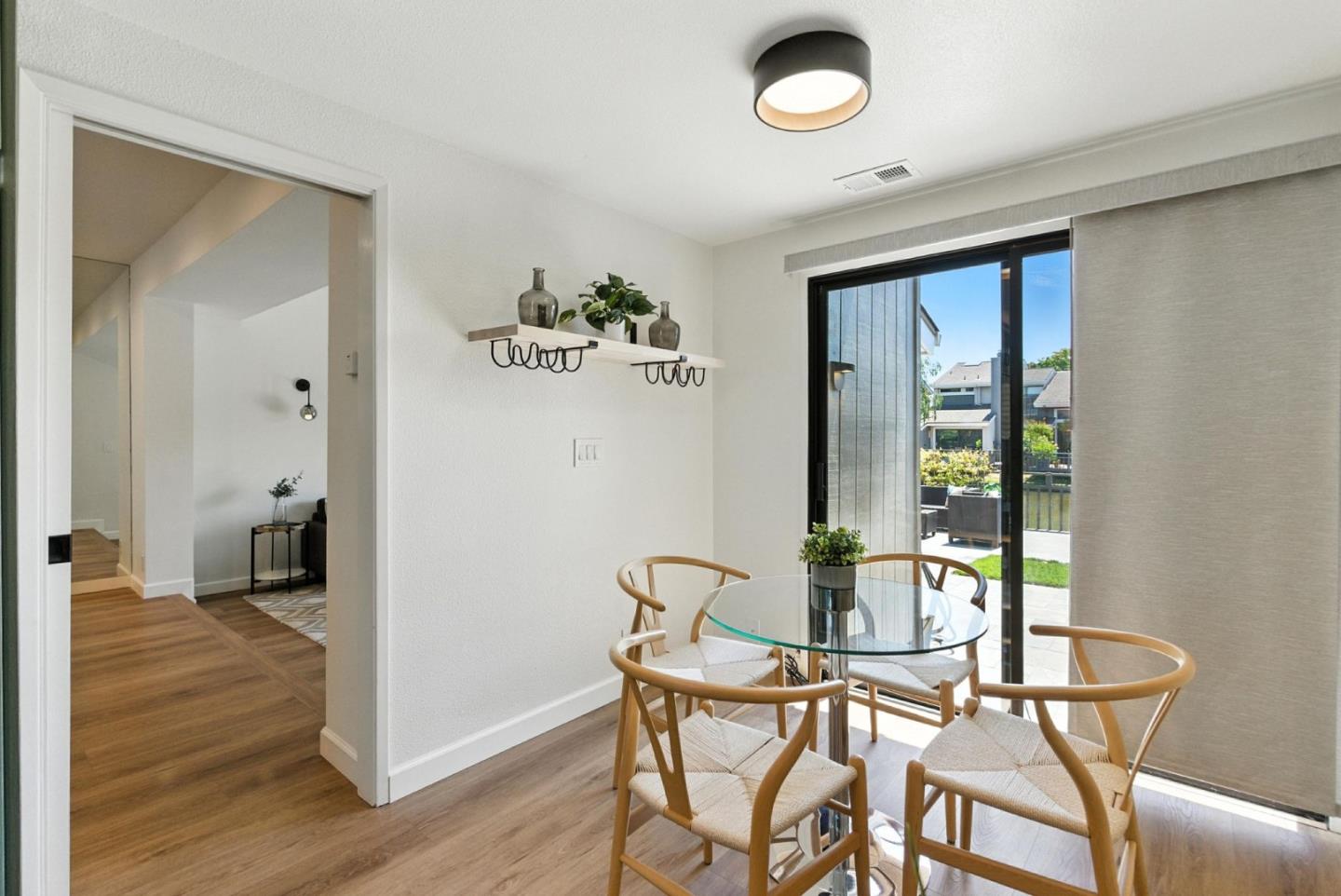 Detail Gallery Image 18 of 76 For 588 Marlin Ct, Redwood City,  CA 94065 - 2 Beds | 2/1 Baths