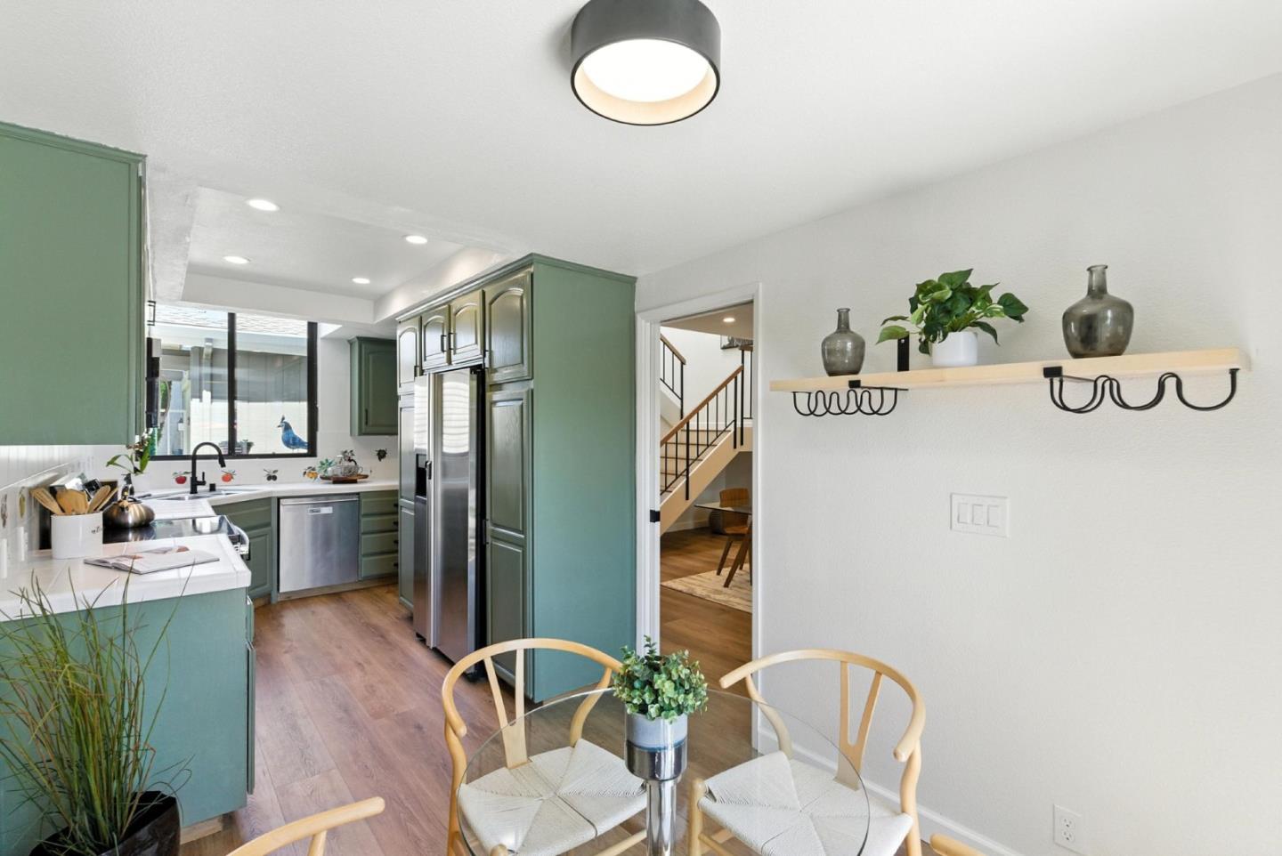 Detail Gallery Image 19 of 76 For 588 Marlin Ct, Redwood City,  CA 94065 - 2 Beds | 2/1 Baths