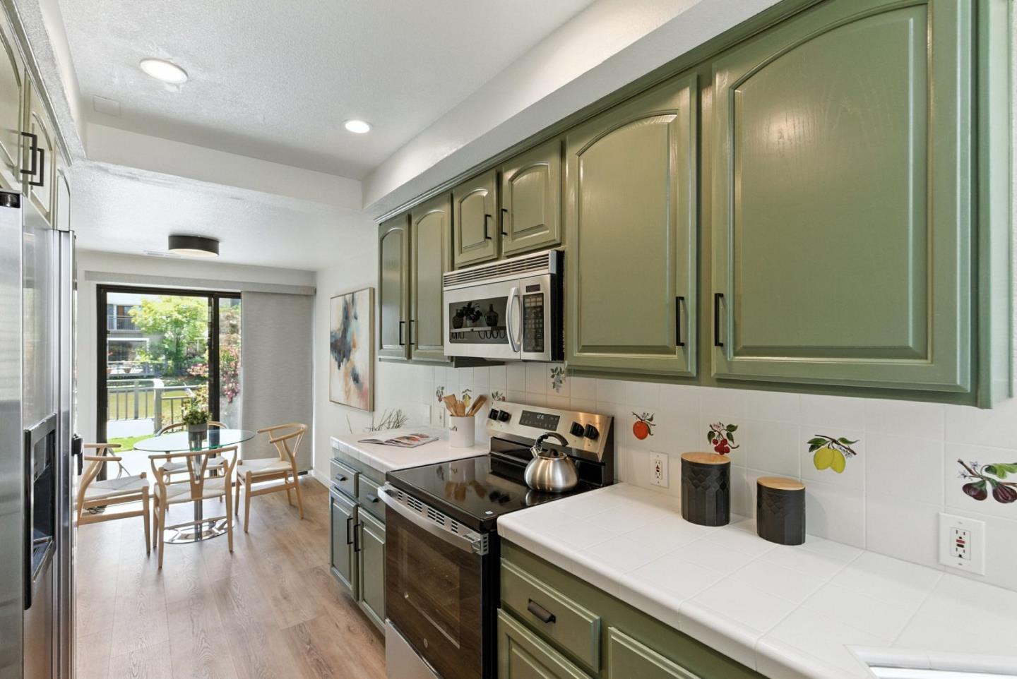 Detail Gallery Image 22 of 76 For 588 Marlin Ct, Redwood City,  CA 94065 - 2 Beds | 2/1 Baths