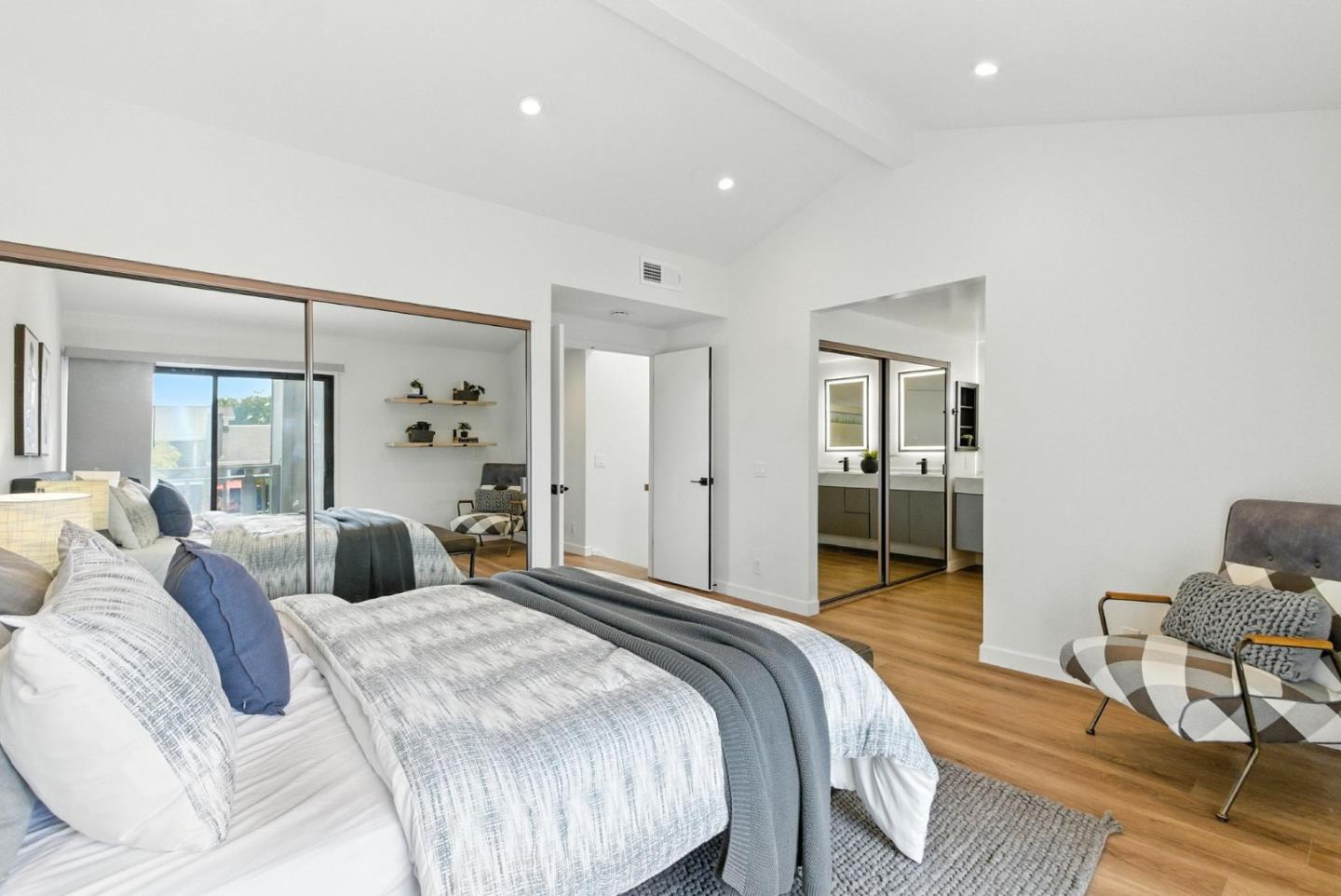 Detail Gallery Image 25 of 76 For 588 Marlin Ct, Redwood City,  CA 94065 - 2 Beds | 2/1 Baths