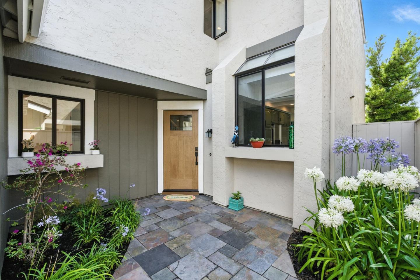 Detail Gallery Image 5 of 76 For 588 Marlin Ct, Redwood City,  CA 94065 - 2 Beds | 2/1 Baths