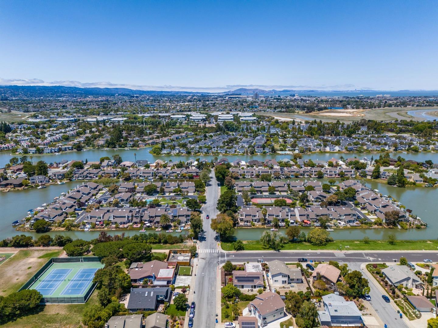 Detail Gallery Image 69 of 76 For 588 Marlin Ct, Redwood City,  CA 94065 - 2 Beds | 2/1 Baths